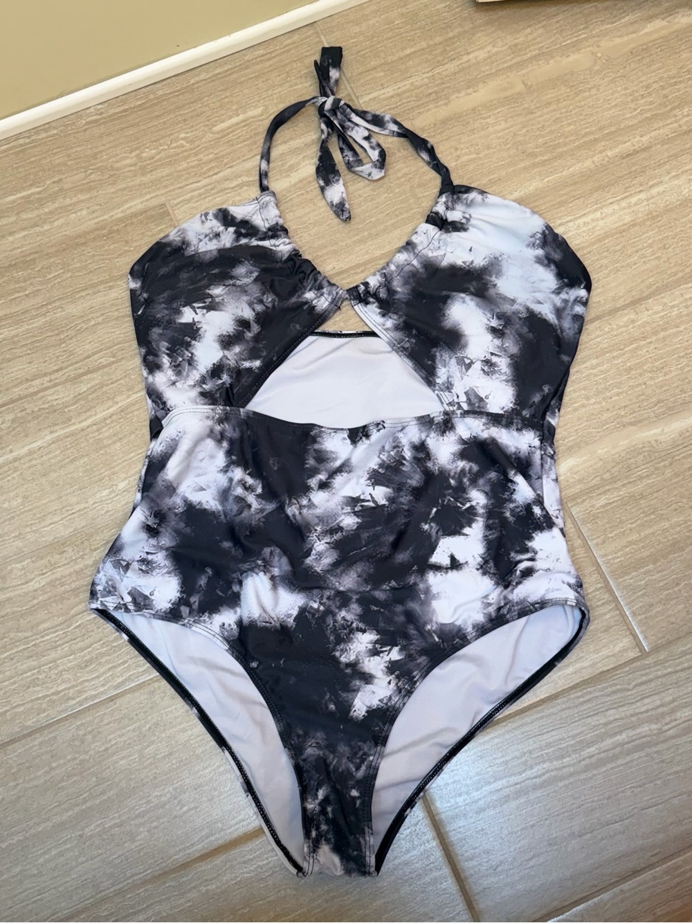 Black and White Tie-Dye Halter One-Piece Swimsuit size 1X